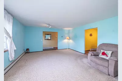 632 Spruce Avenue, Sayville, NY 11782 - Photo 8