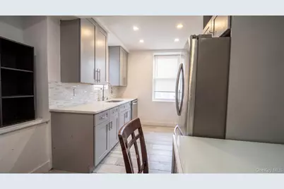 942 Tilden Street, Bronx, NY 10469 - Photo 4