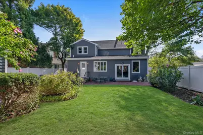 238 Burtis Avenue, Rockville Centre, NY 11570 - Photo 22