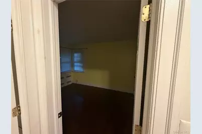 18 Alexander Avenue, Hicksville, NY 11801 - Photo 10