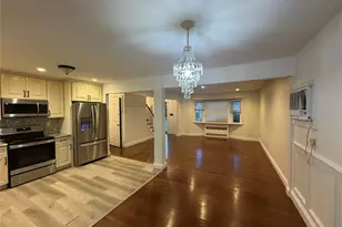 18 Alexander Ave, Hicksville, NY 11801 - Photo 6