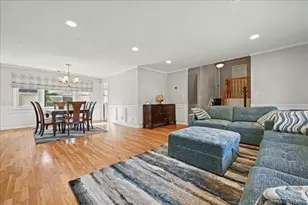 698 Edgewood Dr, Westbury, NY 11590 - Photo 14