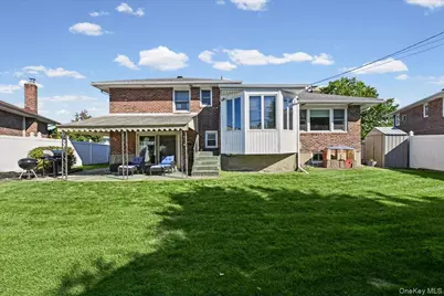 698 Edgewood Drive, Westbury, NY 11590 - Photo 32