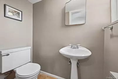 698 Edgewood Drive, Westbury, NY 11590 - Photo 26