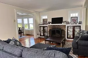 42 Sammis St, Huntington, NY 11743 - Photo 2