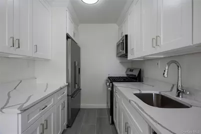 74-45 Yellowstone Boulevard #4G, Rego Park, NY 11374 - Photo 12