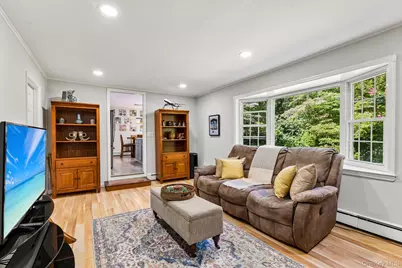 15 Fox Road, East Setauket, NY 11733 - Photo 8