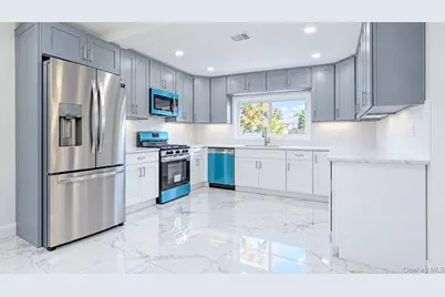 15 Coachman Lane, Levittown, NY 11756 - Photo 6