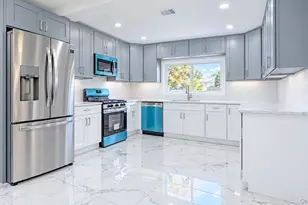 15 Coachman Ln, Levittown, NY 11756 - Photo 6