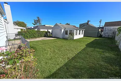 1087 Esther Street, Franklin Square, NY 11010 - Photo 20