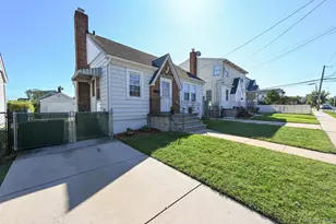 1087 Esther St, Franklin Square, NY 11010 - Photo 2