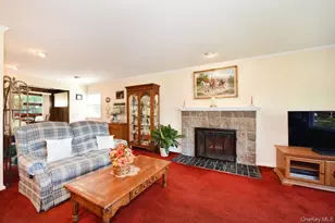 211 Wellington Rd, Garden City, NY 11530 - Photo 4