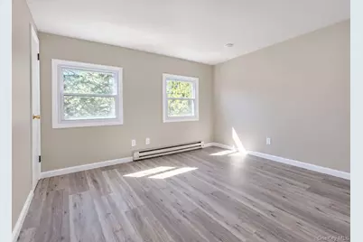 1065 Udall Road, Bay Shore, NY 11706 - Photo 14