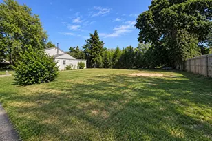 1065 Udall Rd, Bay Shore, NY 11706 - Photo 20