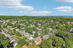 77 Jefferson Ave, Roslyn Heights, NY 11577 - Photo 6