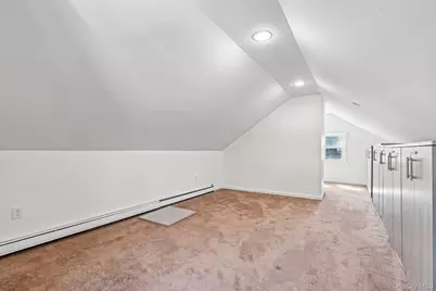 77 Jefferson Avenue, Roslyn Heights, NY 11577 - Photo 34