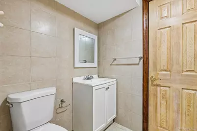 77 Jefferson Avenue, Roslyn Heights, NY 11577 - Photo 36