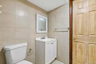 77 Jefferson Ave, Roslyn Heights, NY 11577 - Photo 36