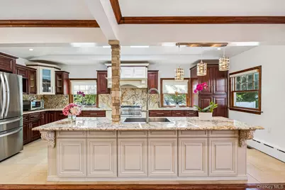 77 Jefferson Avenue, Roslyn Heights, NY 11577 - Photo 20