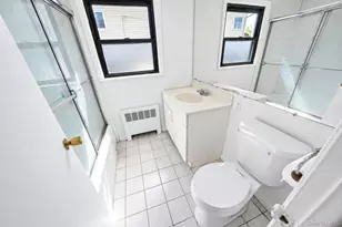 276 Deauville Blvd, Copiague, NY 11726 - Photo 20