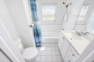 276 Deauville Blvd, Copiague, NY 11726 - Photo 10