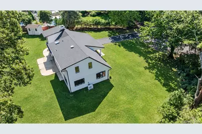 7 Berkshire Court, Huntington Station, NY 11746 - Photo 38