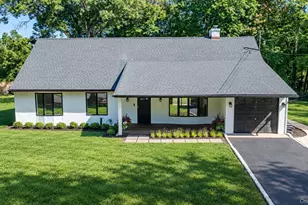 7 Berkshire Ct, Huntington Station, NY 11746 - Photo 36