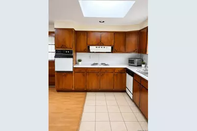 39 Cleveland Street, Patchogue, NY 11772 - Photo 2