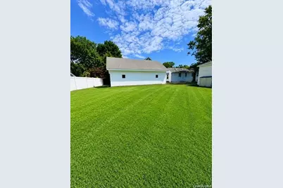 39 Cleveland Street, Patchogue, NY 11772 - Photo 10