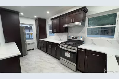 142 Green Street, Valley Stream, NY 11580 - Photo 4