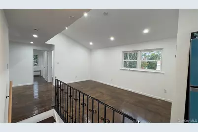 142 Green Street, Valley Stream, NY 11580 - Photo 8