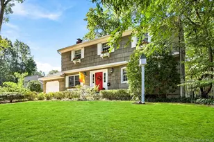 25 W Scudder Pl, Northport, NY 11768 - Photo 32