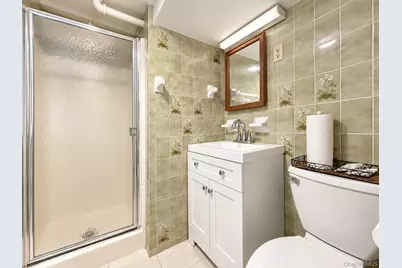 60 Topland Road, White Plains, NY 10605 - Photo 20