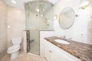 24 Wood Ln, Levittown, NY 11756 - Photo 12