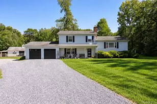 26 Gold Rd, Poughkeepsie, NY 12603 - Photo 2