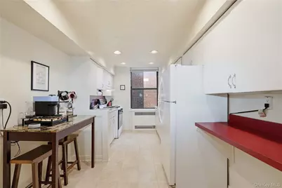 210 Martine Avenue #5L, White Plains, NY 10601 - Photo 6