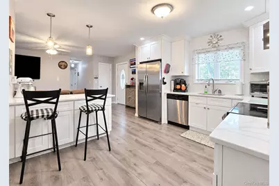 2679 Heather Avenue, Medford, NY 11763 - Photo 6
