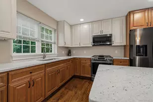 809 Fairway Ct, New Windsor, NY 12553 - Photo 14