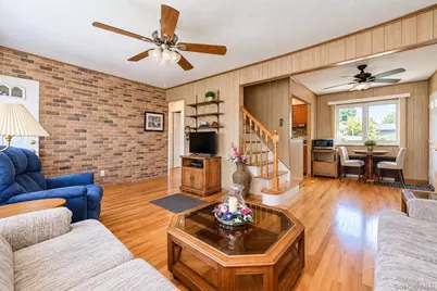 957 N Fulton Avenue, Lindenhurst, NY 11757 - Photo 4