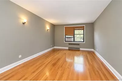 84-01 Main Street #429, Briarwood, NY 11435 - Photo 4