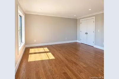 71 E Shore Drive, Babylon, NY 11702 - Photo 8