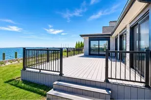 71 E Shore Dr, Babylon, NY 11702 - Photo 12