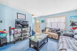 223 N Fulton Ave, Lindenhurst, NY 11757 - Photo 24