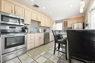119 Periwinkle Rd, Levittown, NY 11756 - Photo 6