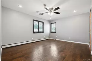 119 Periwinkle Rd, Levittown, NY 11756 - Photo 16