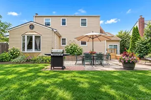 150 W 19th St, Deer Park, NY 11729 - Photo 34