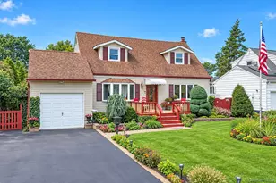 150 W 19th St, Deer Park, NY 11729 - Photo 2