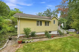 169 Walnut Rd, Lake Peekskill, NY 10537 - Photo 4