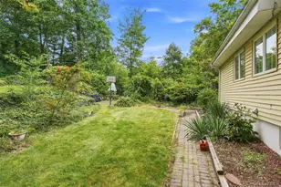 169 Walnut Rd, Lake Peekskill, NY 10537 - Photo 18