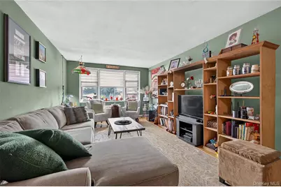 5 Birchwood Court #2-0, Mineola, NY 11501 - Photo 6